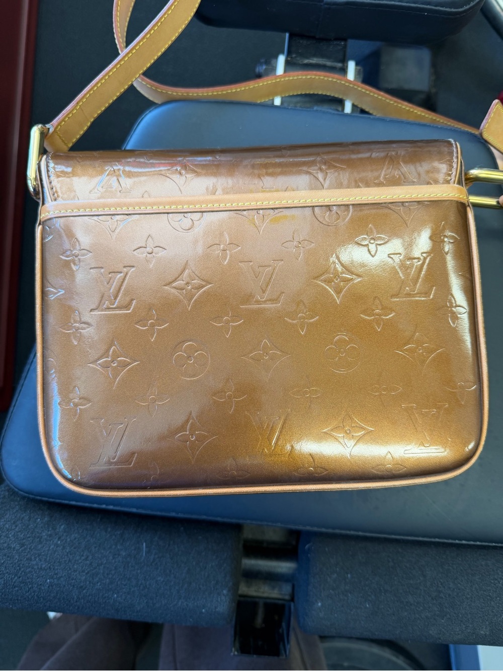 Louis Vuitton Brown Patent Vernis Monogram Crossbody Bag with Buckle - Picture 2 of 9